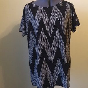 SALE....Chico’s Travelers short sleeve top L
